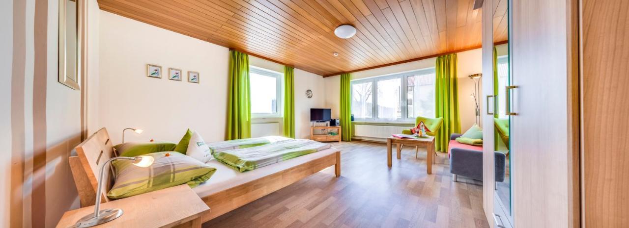 Bartlhof-Ferienwohnungen-Zimmer Burglengenfeld Esterno foto