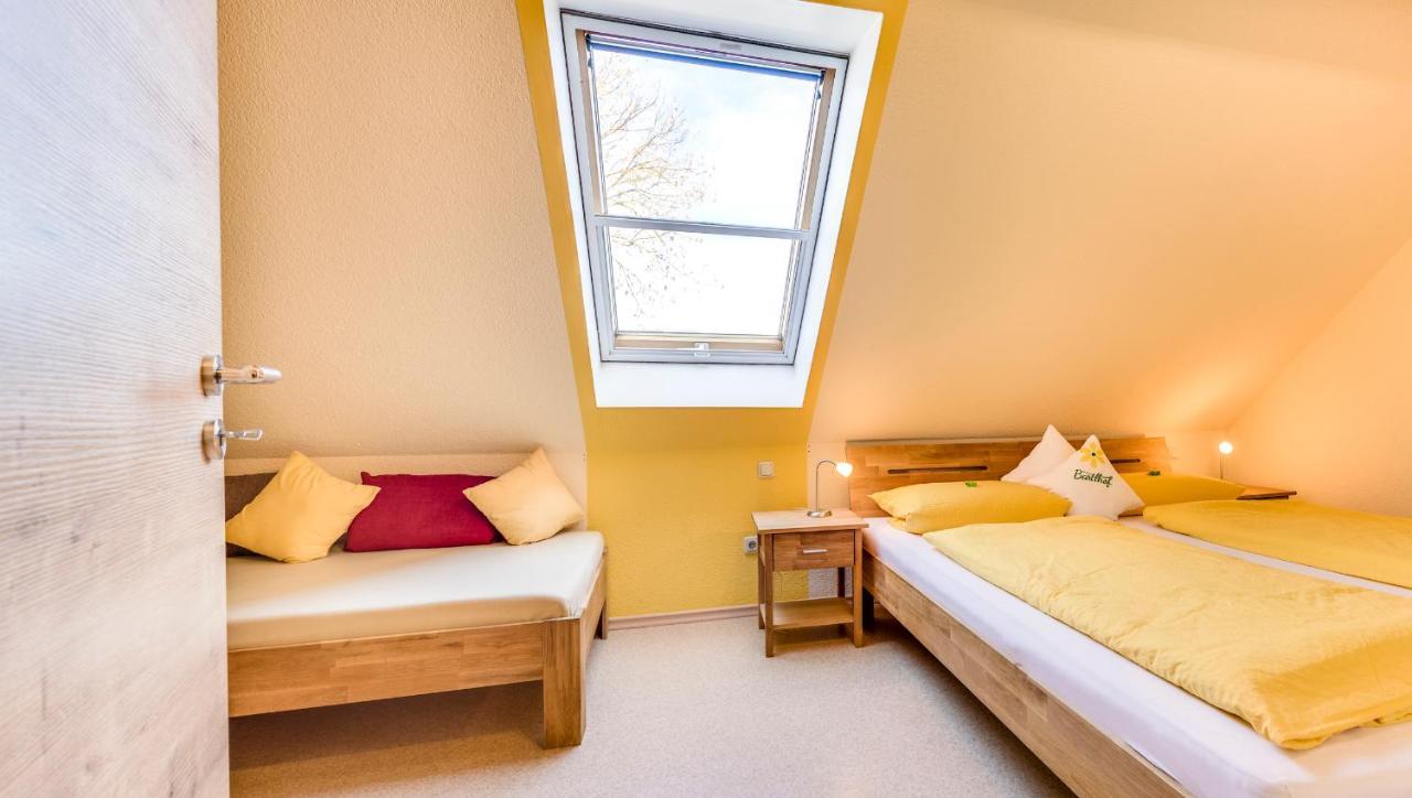Bartlhof-Ferienwohnungen-Zimmer Burglengenfeld Esterno foto