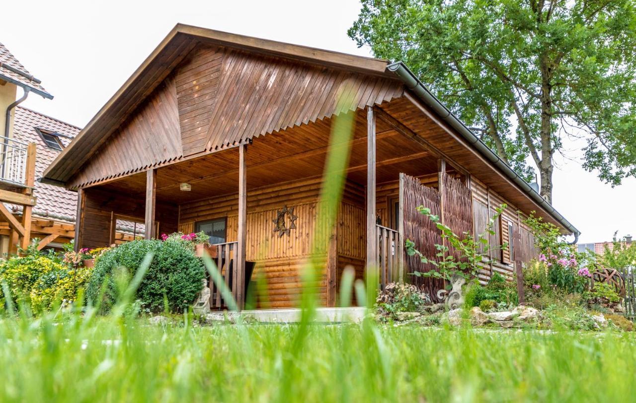 Bartlhof-Ferienwohnungen-Zimmer Burglengenfeld Esterno foto