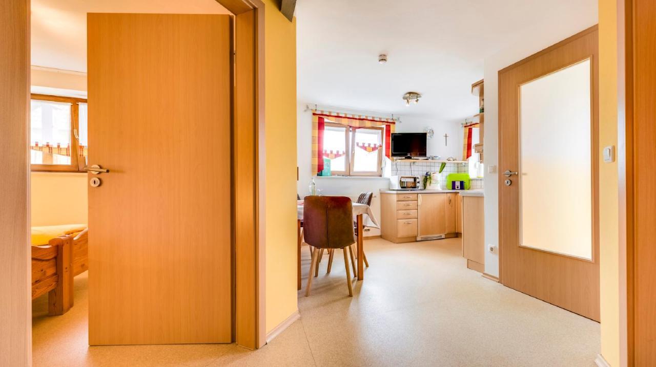 Bartlhof-Ferienwohnungen-Zimmer Burglengenfeld Esterno foto