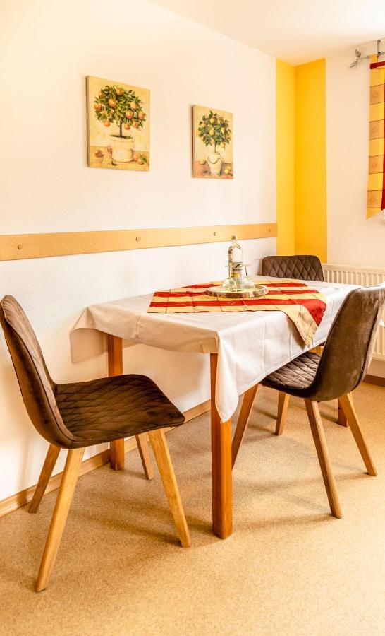Bartlhof-Ferienwohnungen-Zimmer Burglengenfeld Esterno foto