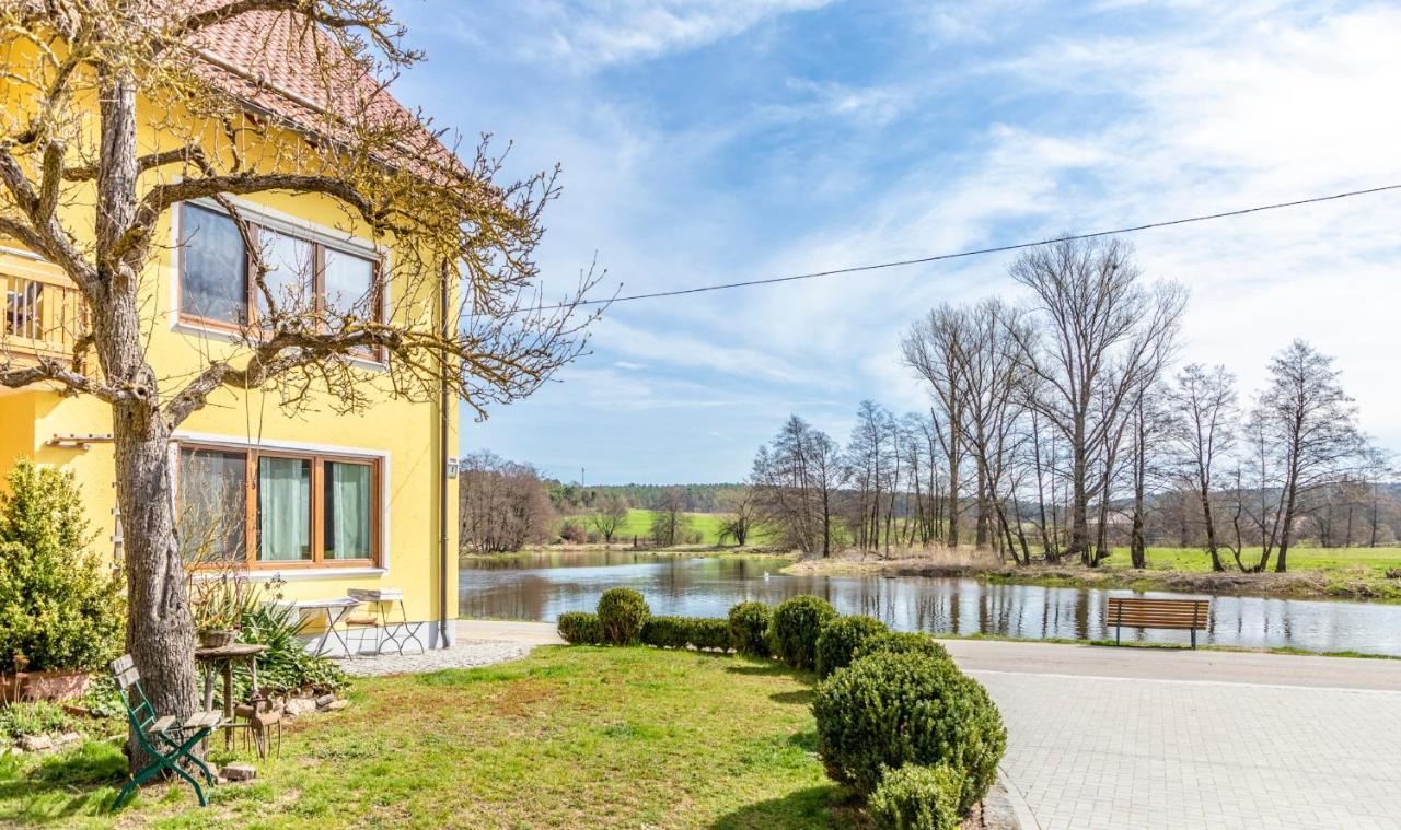 Bartlhof-Ferienwohnungen-Zimmer Burglengenfeld Esterno foto