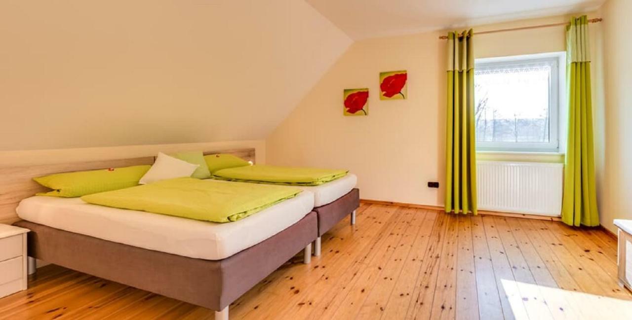 Bartlhof-Ferienwohnungen-Zimmer Burglengenfeld Esterno foto