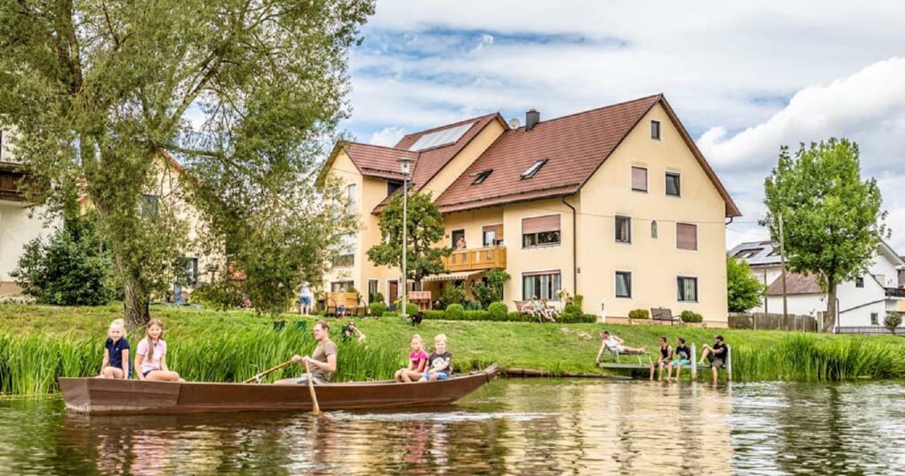Bartlhof-Ferienwohnungen-Zimmer Burglengenfeld Esterno foto