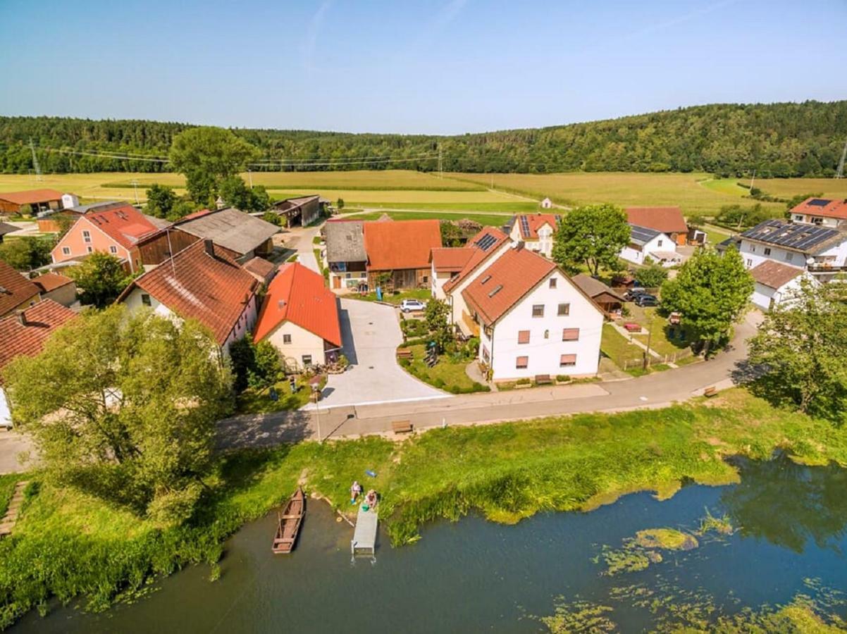 Bartlhof-Ferienwohnungen-Zimmer Burglengenfeld Esterno foto