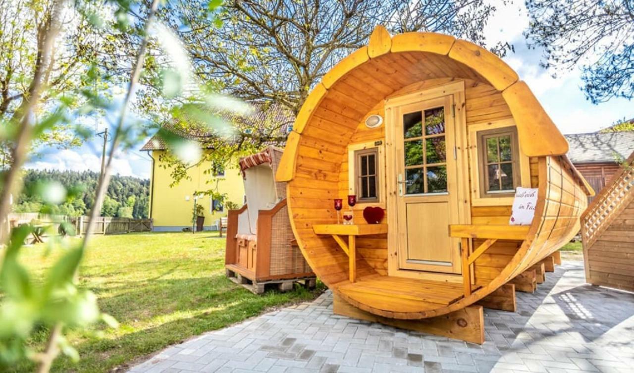 Bartlhof-Ferienwohnungen-Zimmer Burglengenfeld Esterno foto